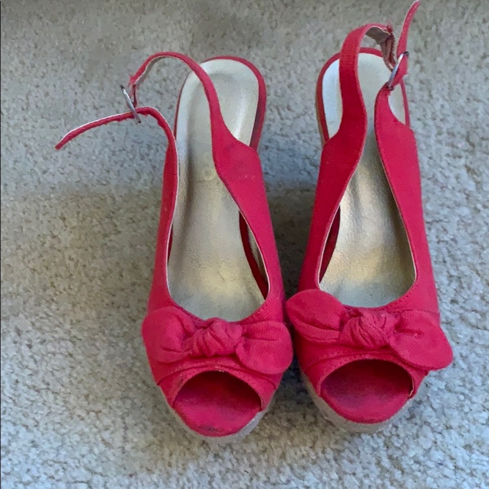 Fuschia wedges
